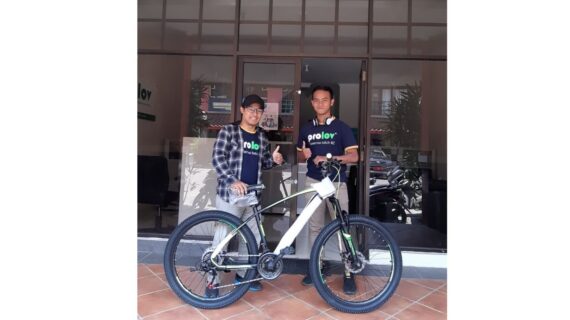 Kak Faiq Mendapatkan Sepeda Gunung dari Cihanjuang Town House