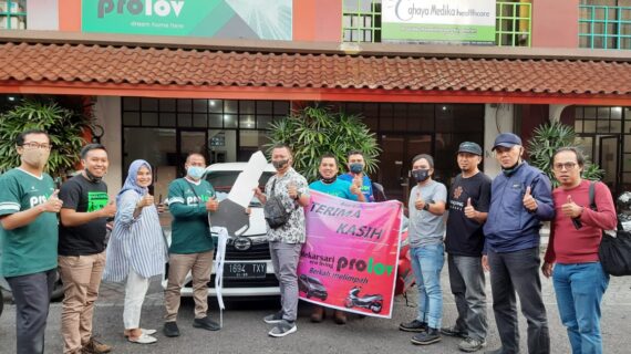 Kak Asep Mendapatkan 1 Unit Mobil Sigra dari Mekarsari Eco Living