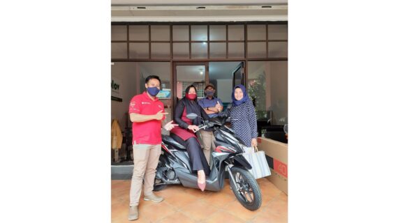 Kak Ros Mendapatkan 1 Unit Motor dari Mekarsari Eco Living