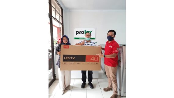 Kak Asep Mendapatkan 1 Unit TV dari Mekarsari Eco Living