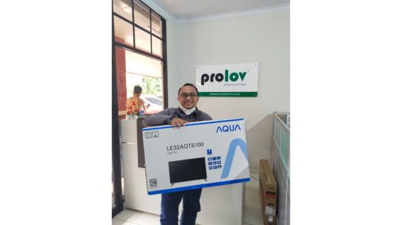 Kak Santo Mendapatkan 1 Unit TV dari Mekarsari Eco Living