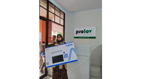 Kak Evie Mendapatkan 1 Unit TV dari Mekarsari Eco Living
