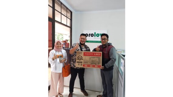 Kak Dede Mendapatkan 1 Unit TV dari Mekarsari Eco Living