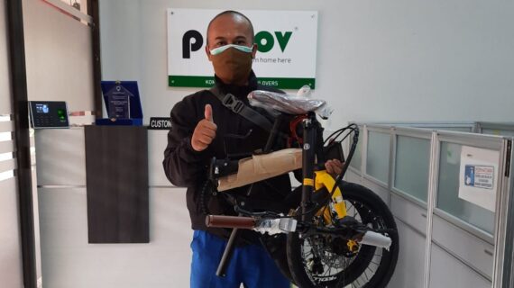 Kak Andri Mendapatkan Sepeda Lipat dari Mekarsari Eco Living