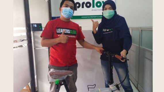 Kak Sadir Mendapatkan Sepeda Lipat dari Mekarsari Eco Living