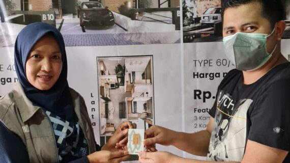 Kak Helmi Mendapatkan LM 10gr dari Green Padalarang Village