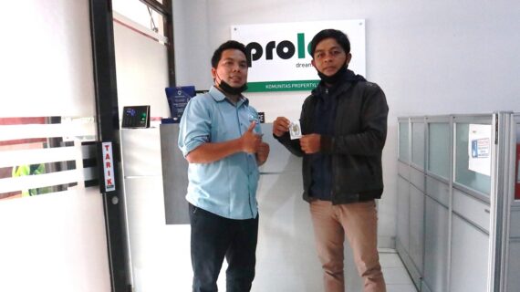Kak Asep Amo Mendapatkan Logam Mulia dari Mekarsari Eco Living