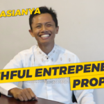 Eps.32 | GINI CARANYA SUKSES DI USIA MUDA JADI FREELANCE PROPERTY BANYAK CUAN – Izzul