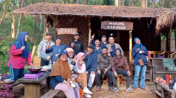 Serunya Kelas Akselerasi Prolov Ditutup dengan Menikmati Keindahan Alam di Foresto Jayagiri Lembang